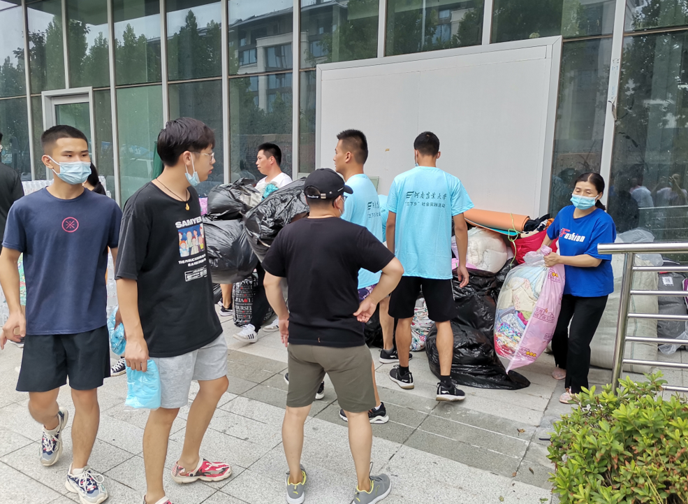 农大人的身影在前，我们“豫”难而上