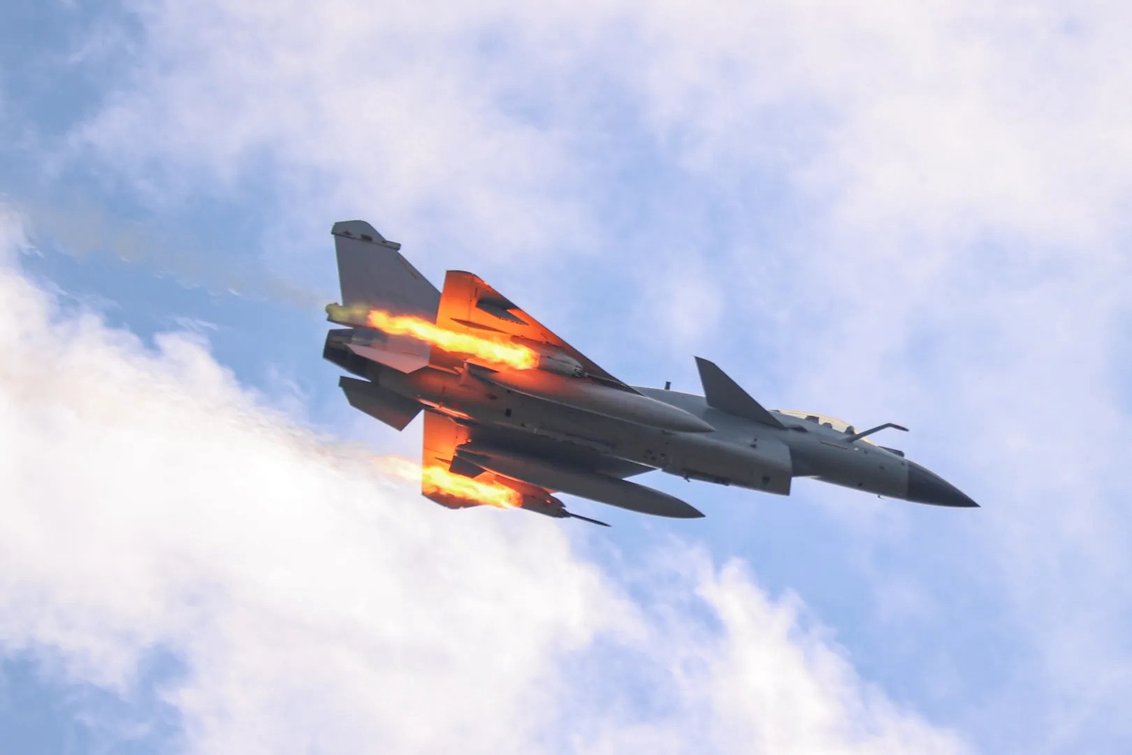 �ϲ�ս���վ���̬��ʵ����У�������-10C���������ع�