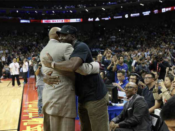 nba中国赛事有哪些(NBA五大中国赛，姚麦火箭开天辟地，乔丹访华力压众多巨星！)