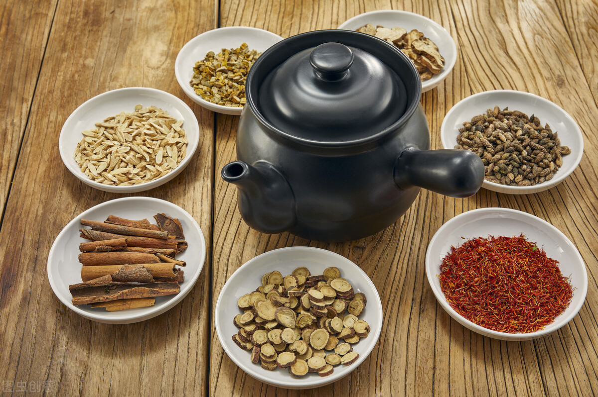 千古第一祛湿方，张仲景苓桂术甘汤方，帮你“拨云见日”除水湿