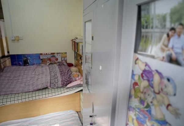 南开大学为学生提供夫妻宿舍，住宿费每年2400元，18对夫妻已入住