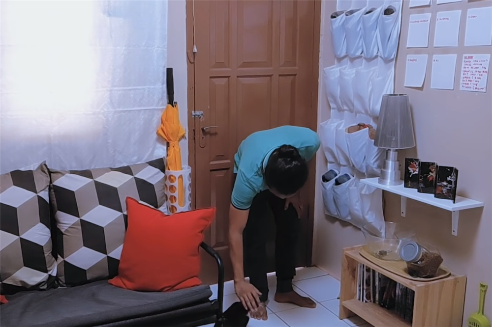 33岁的他蜗居16㎡小家，打造一室一厅的独居小窝，网友：苦中作乐