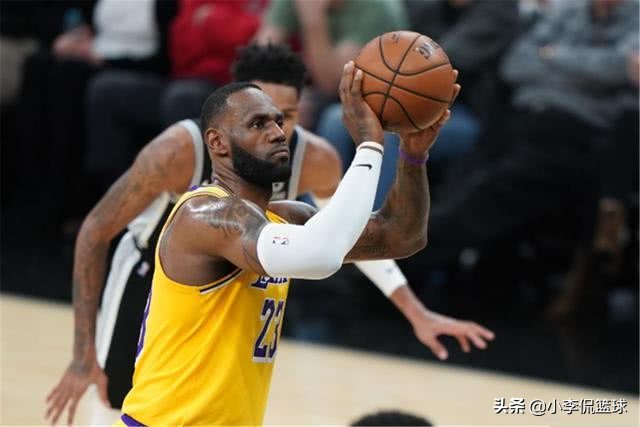 nba为什么只有10分入账(打了239场季后赛，詹姆斯只有两场低于10分，当时他是什么数据)