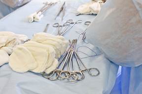 剖腹产有多复杂？手术台上的工具告诉你答案，鸡皮疙瘩都起了