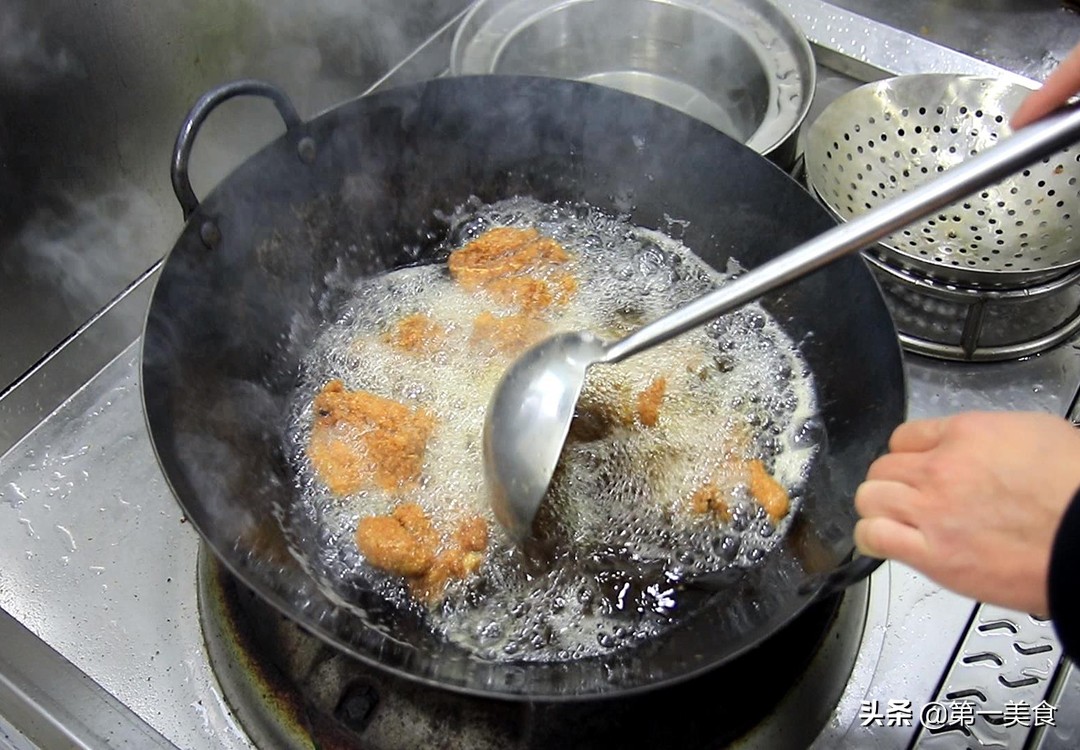 鸡翅根怎么做好吃又简单（自制外酥里嫩的鸡翅根）