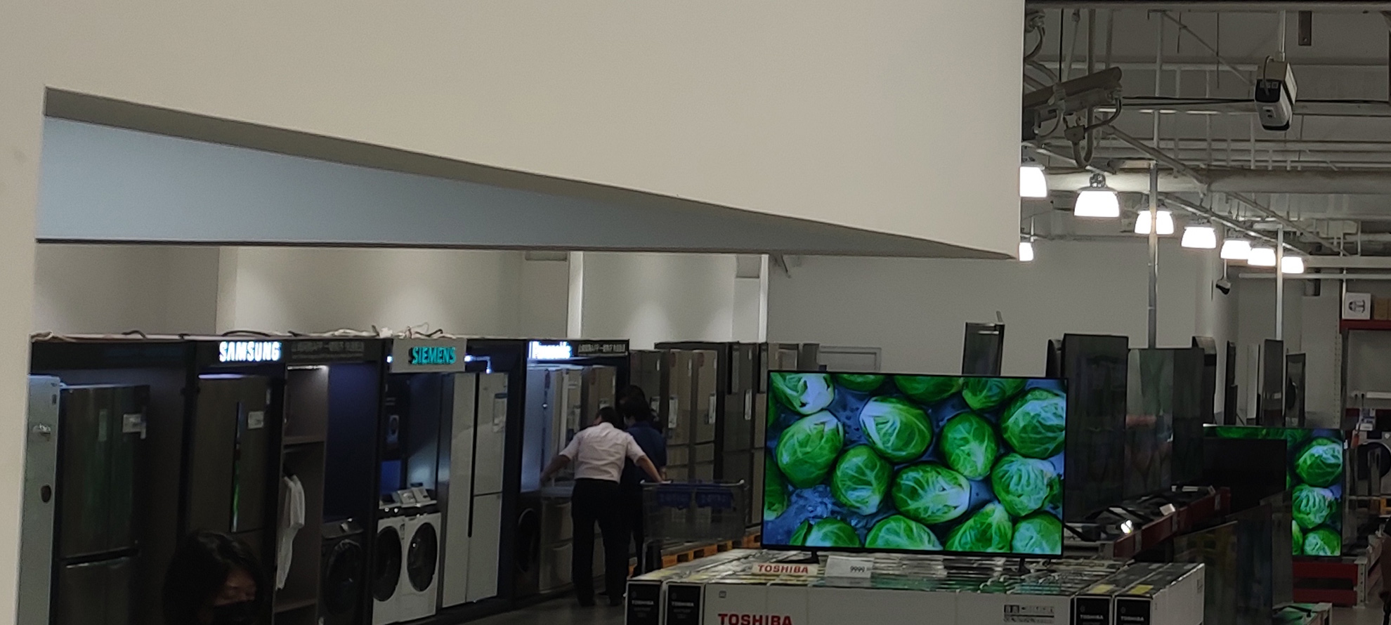 为什么家电实体店生意难做？看看网红直播带货就明白了