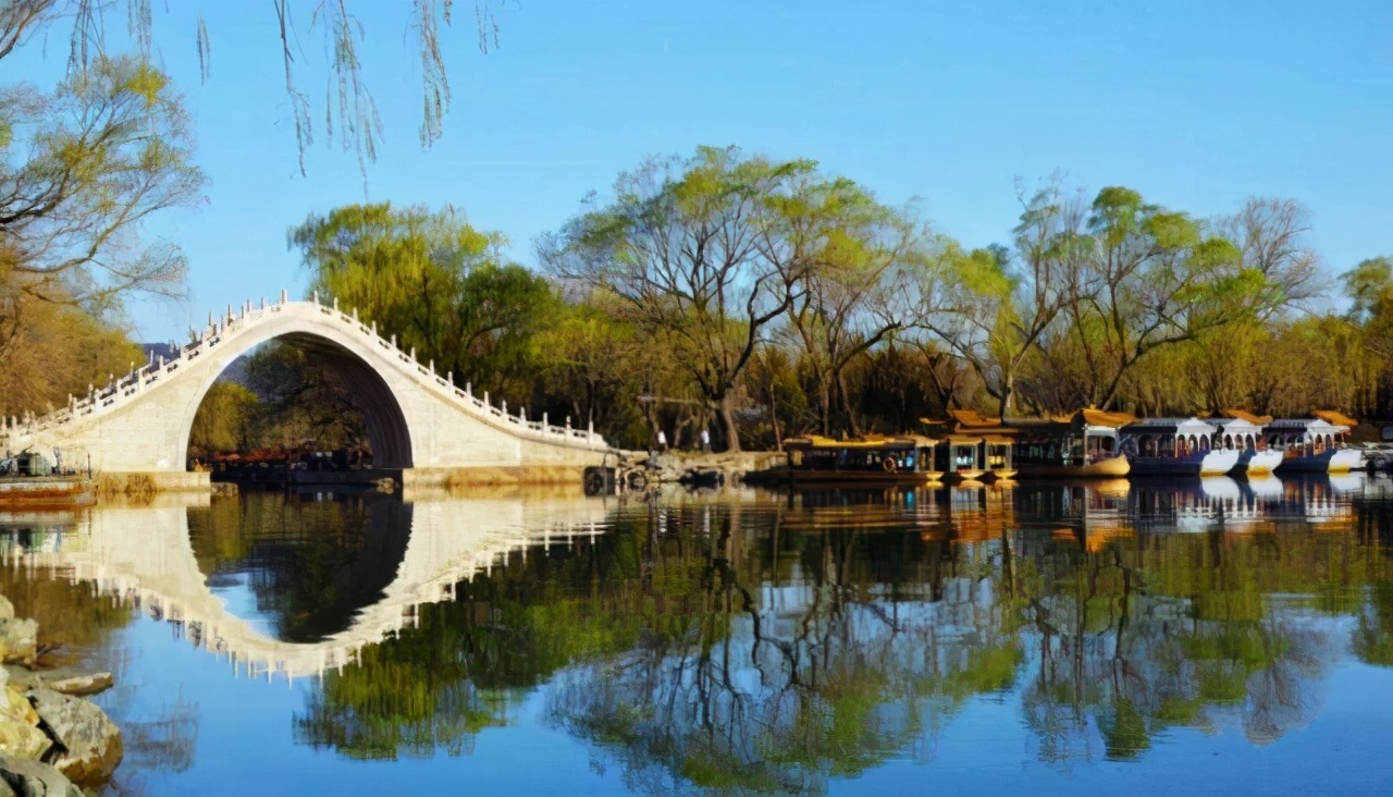 中国北方避暑圣地，推荐4个边旅游、边避暑的好地方，温度21°凉爽