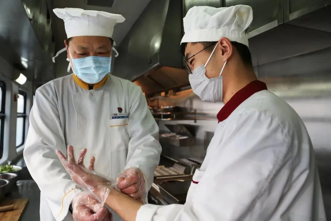 提交退票都30天了，退款怎么还没到账？那是因为你忘了这一步