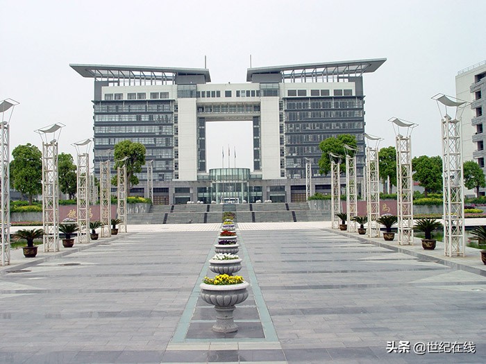 浙江“三金”高职院校发展职业本科，一所拟单独筹建升格本科院校