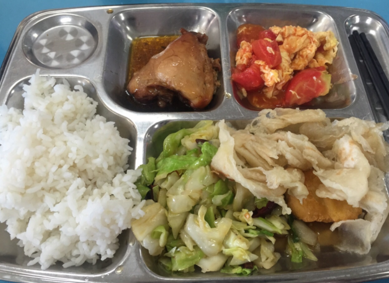 大学生食堂火了，物美价廉令人心生向往，网友：后悔没好好读书