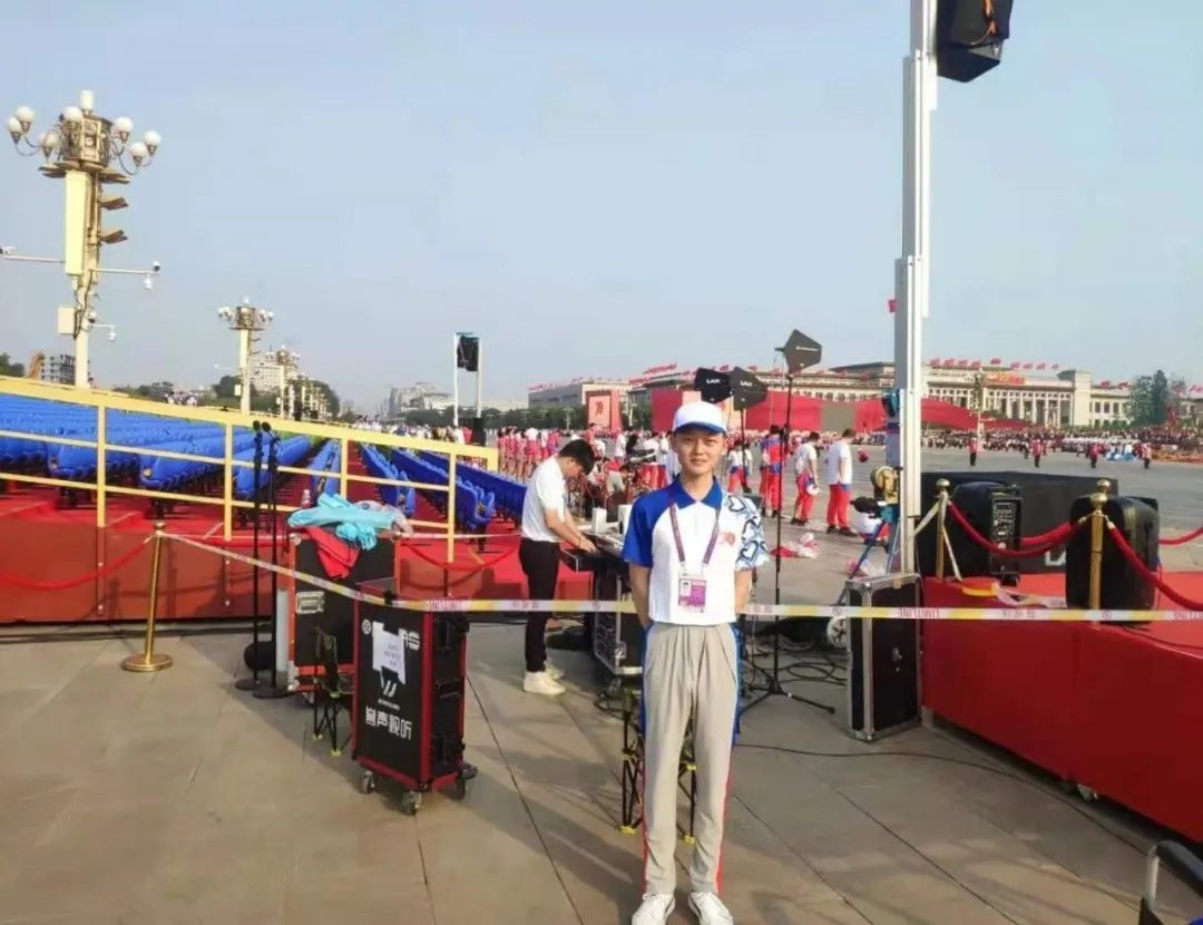 北京12位高颜值学霸“火”了！来自同一所大学，还全部荣获金声奖学金！