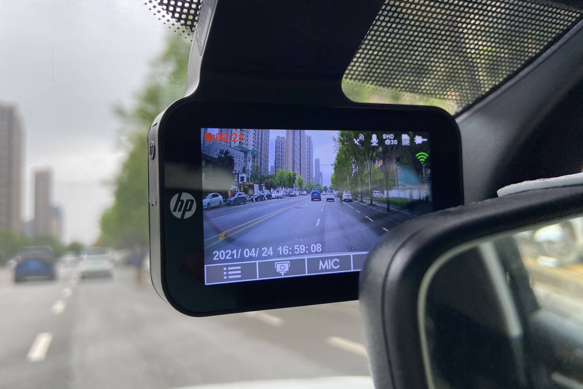 618在即，行车记录仪怎么选？四大品牌四款主流行车记录实测