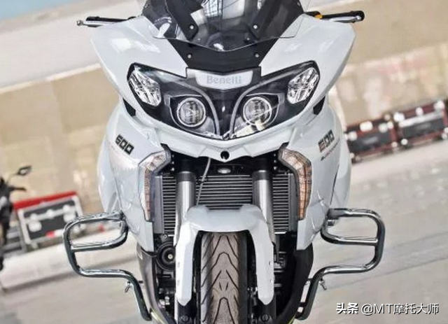 售价5.98万，国产四缸巡航版黄龙600配置如何？全LED，极速218km