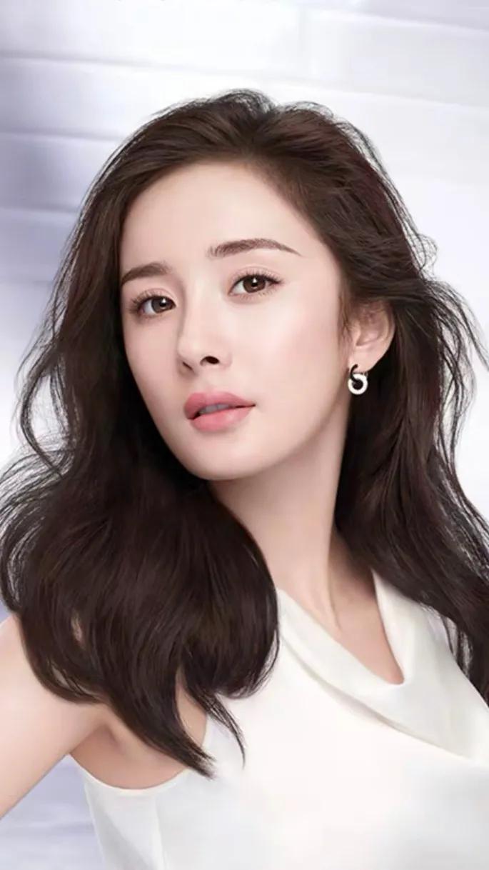 术业要专攻？就佩服中专毕业的赵丽颖和白鹿能在圈内占据“一姐”