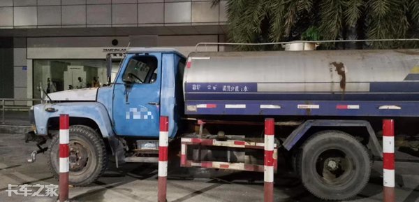 东风EQ140洒水车：经时光蹂躏仍然耐用，这位“老人家”令人钦佩