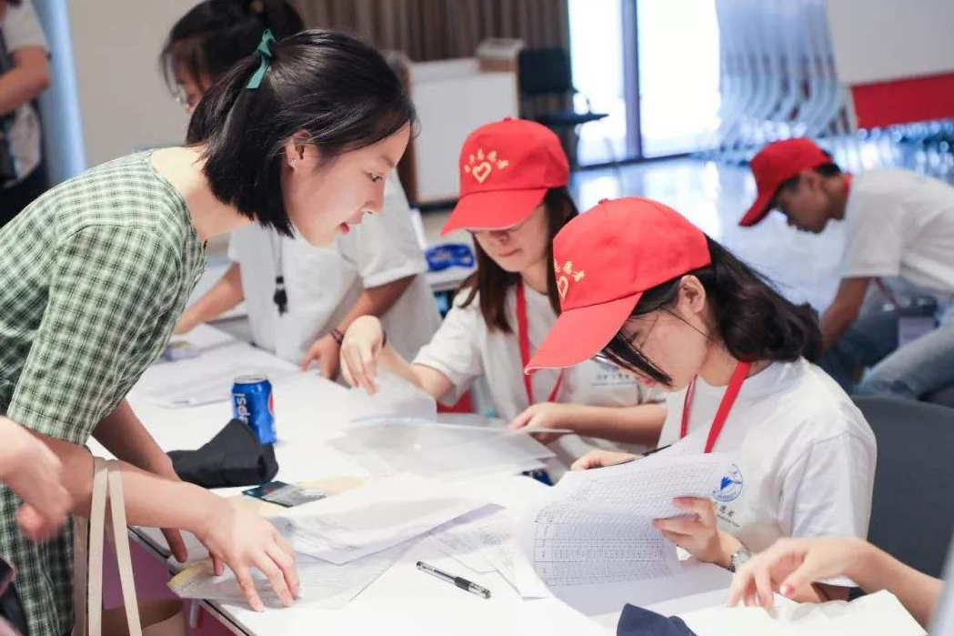 普通家庭想要供一名本科生，4年要花多少钱？这个数字有些吓人