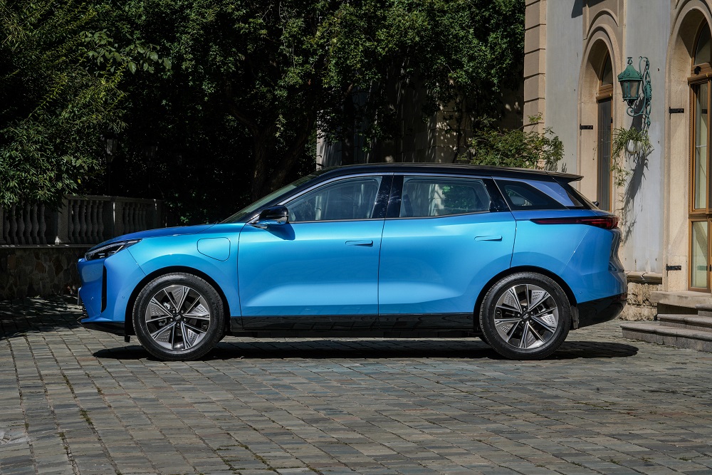 舒适又梦幻 奔腾e01是年轻人的菜