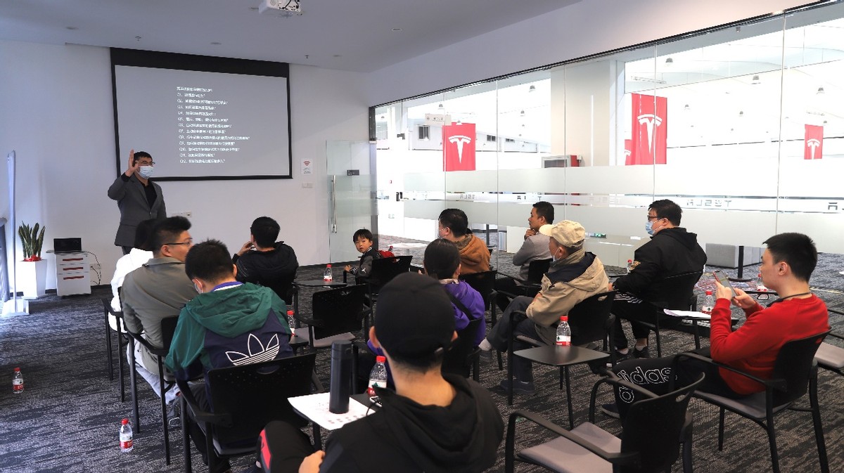 特斯拉T-CLASS北京蟹岛开讲，温暖服务与车主零距离