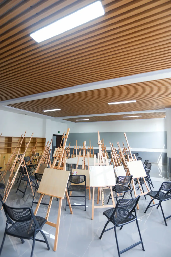 坐拥8000平独立大楼！硬件设施豪华！东北超火学院，今年正式招生