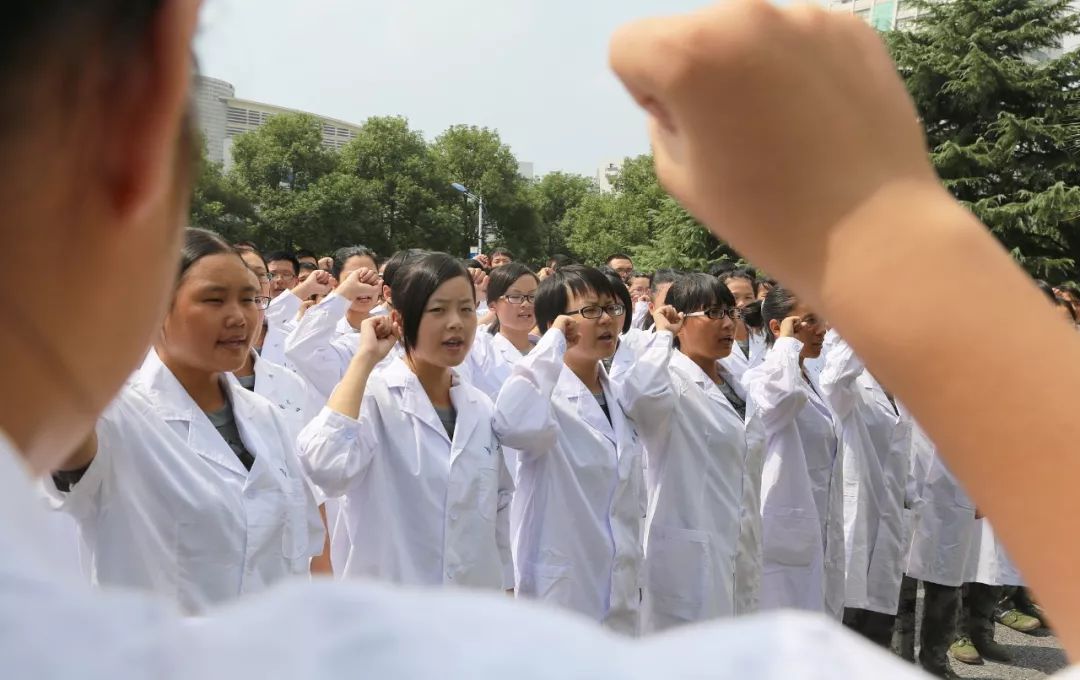 还有这等好事？这4类大学可以“免费读”，应届毕业生还包分配