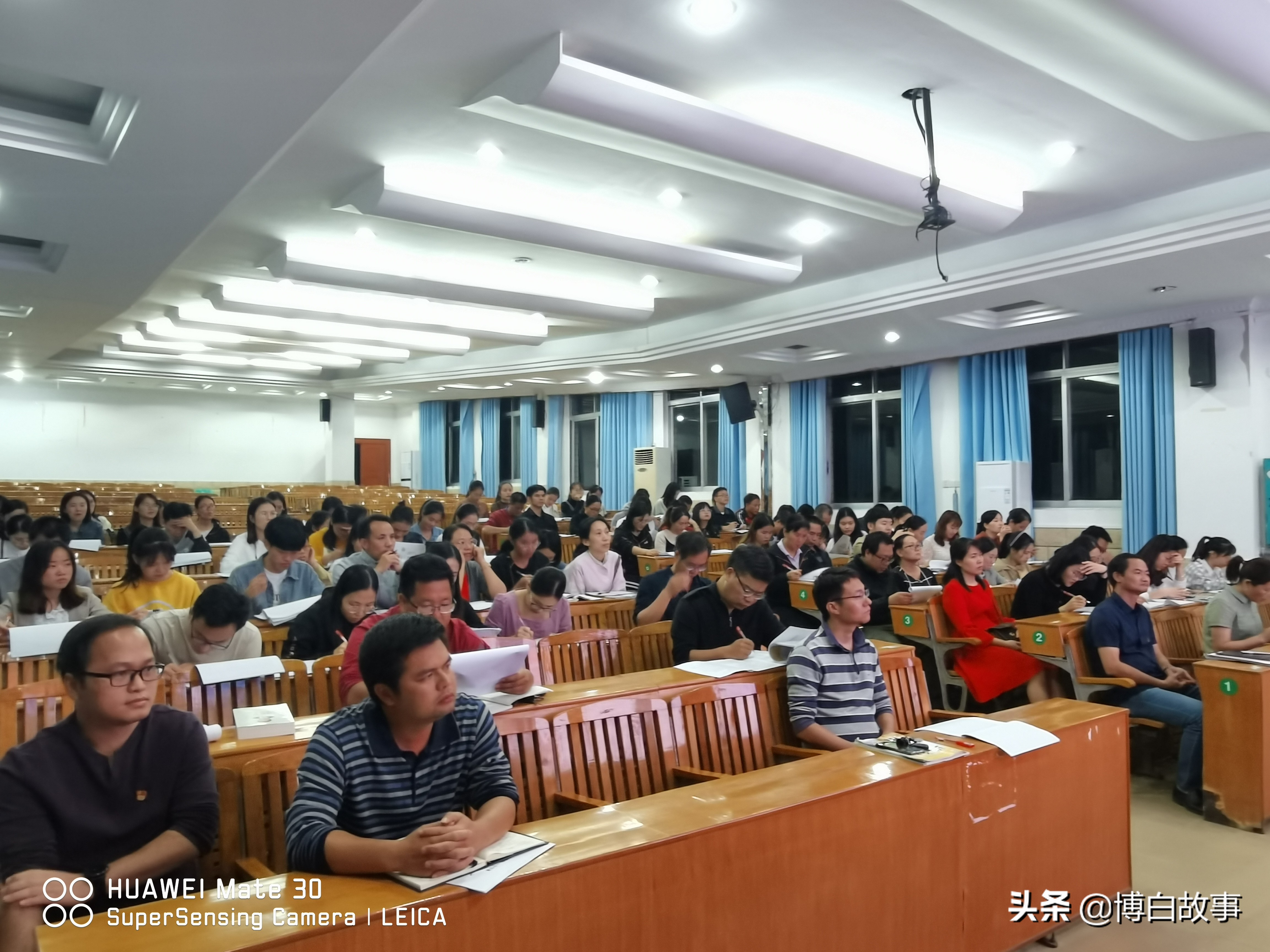 这就是广西博白县中学，月考也进行总结分析，重视高中起步阶段