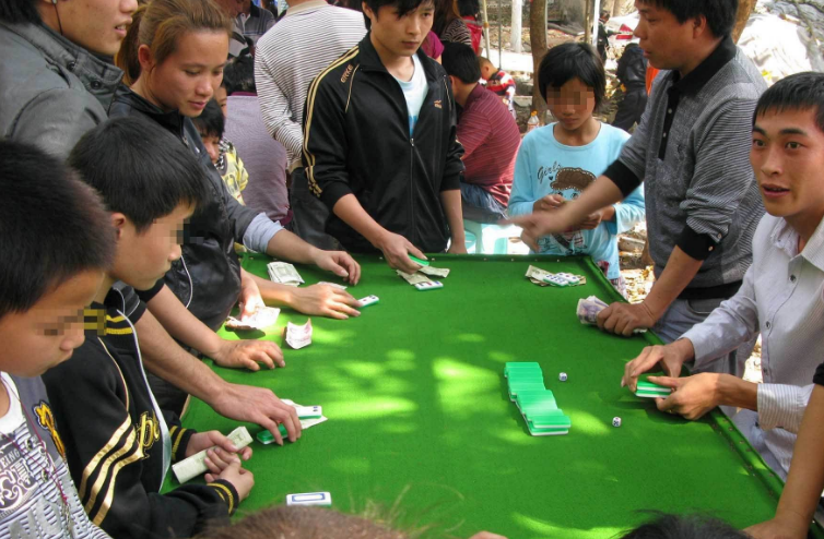 "五六不要七,二四来登基"说说牌九相关的叫牌文化