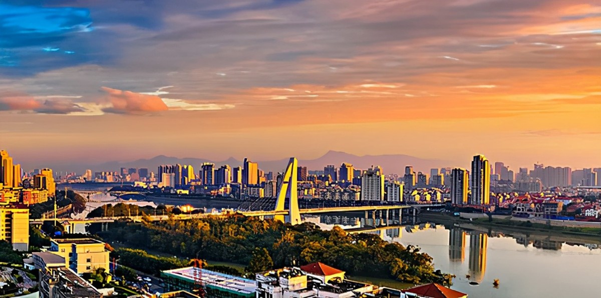 喜讯，江西将迎来一所“新本科大学”，学校名称“引发争议”