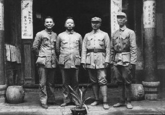 十大元帅30岁时是啥级别：徐向前最高，林彪是师长，朱德排第九