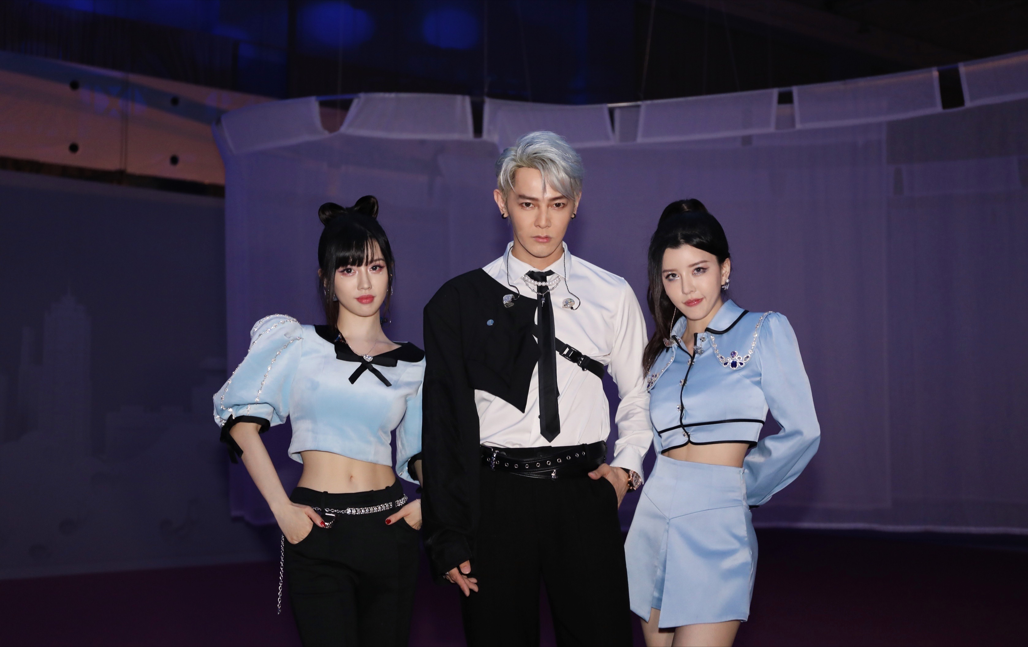 清纯姐妹变整容怪，靠花边博眼球，BY2手握好牌亲自打烂