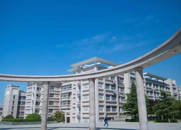 西安“改名”很成功的大学，曾因校名被忽视，但如今备受欢迎