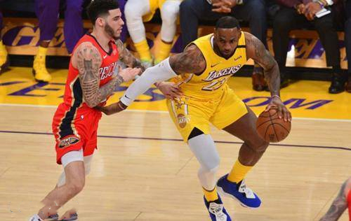 nba哪些球员肩膀脱臼过(恩比德手指45度脱臼近照曝光，掰回继续打！在NBA挣钱没那么容易)