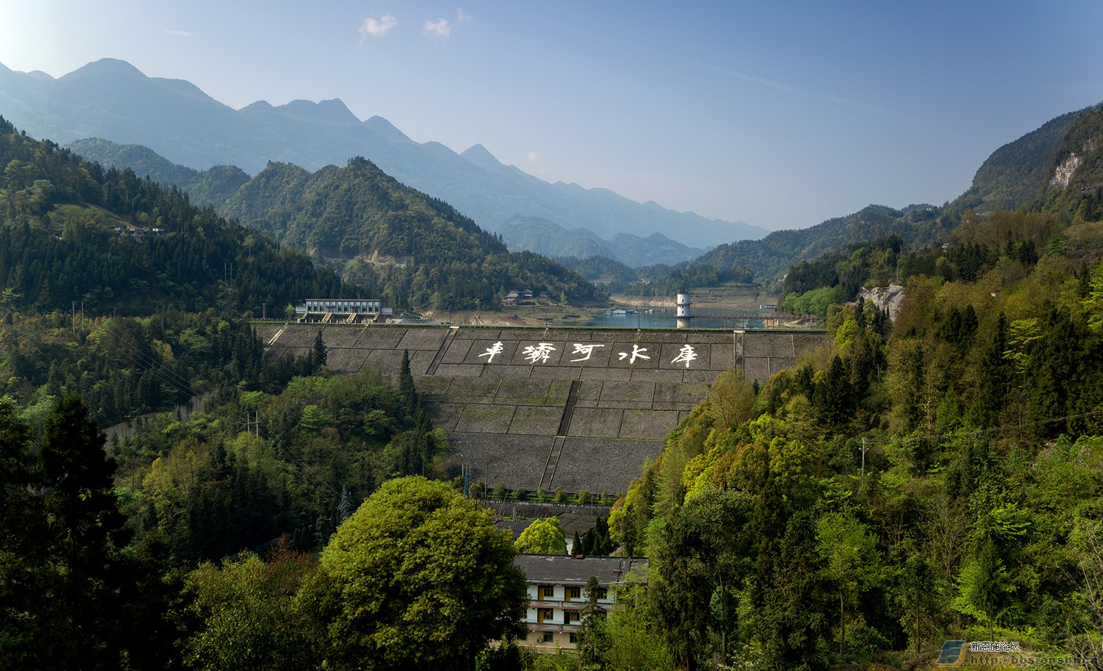 车坝河水库车坝河水库车坝河水库位于恩施市屯堡乡境内,水库库容有