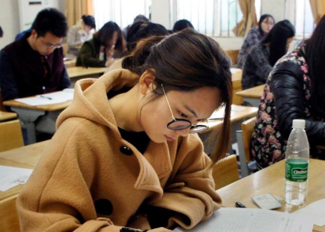 毕业有机会拿到“铁饭碗”的三所大学，录取分数不高，发展前景好