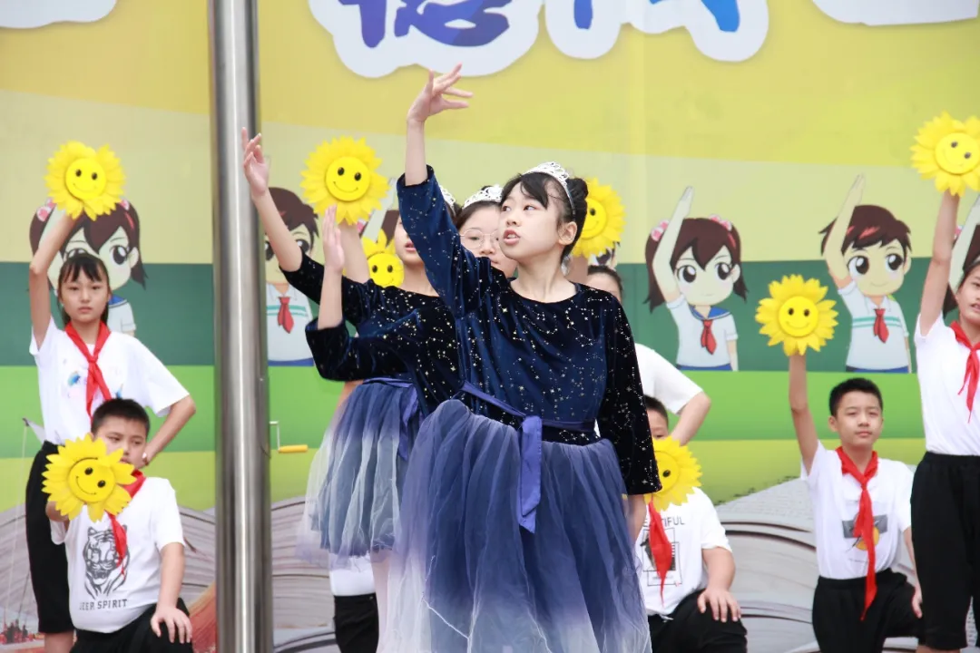 感谢您，我亲爱的老师——九江小学6.4班国旗下的表演