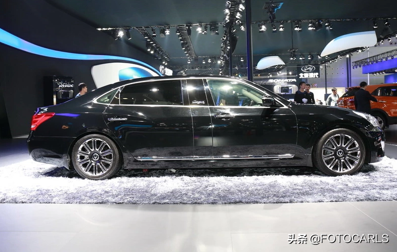 售价105.8万！现代雅科仕3.8 V6加长旗舰实拍，后排座椅太抢眼了