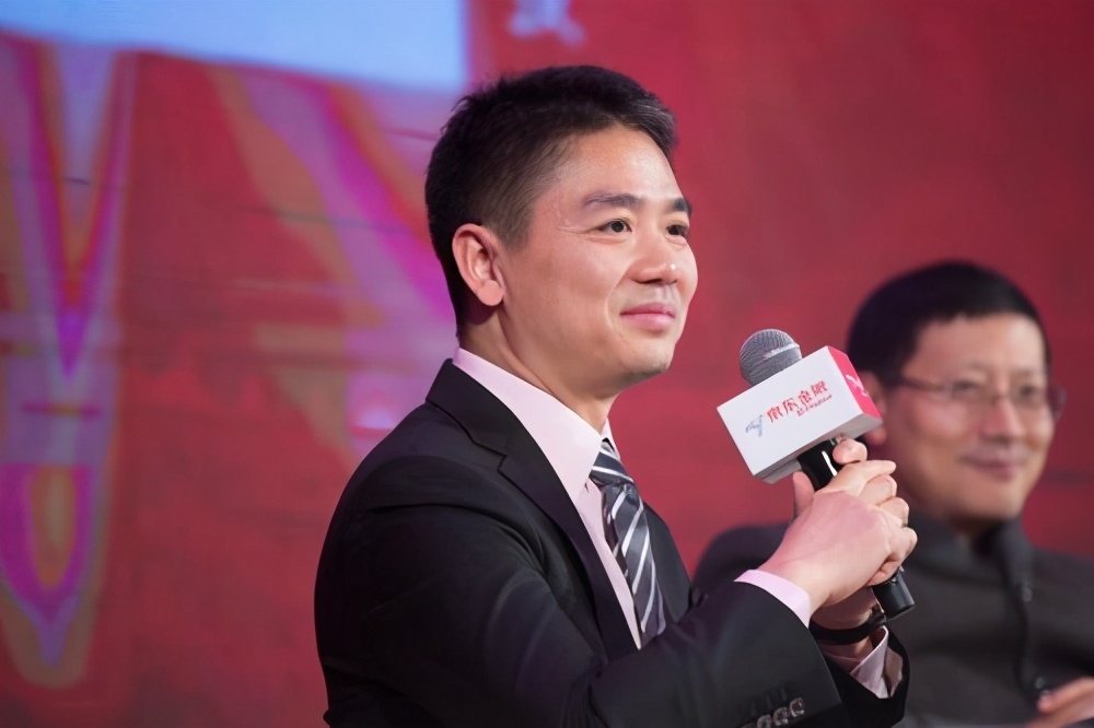 刘强东大学就当餐厅老板，一年挣20万，花26000买大哥大