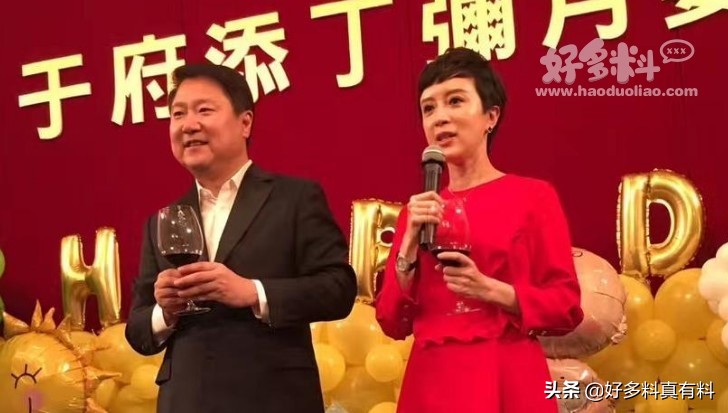 金巧巧怎么搭上于冬走到一起的，参加浪姐而再度走到台前