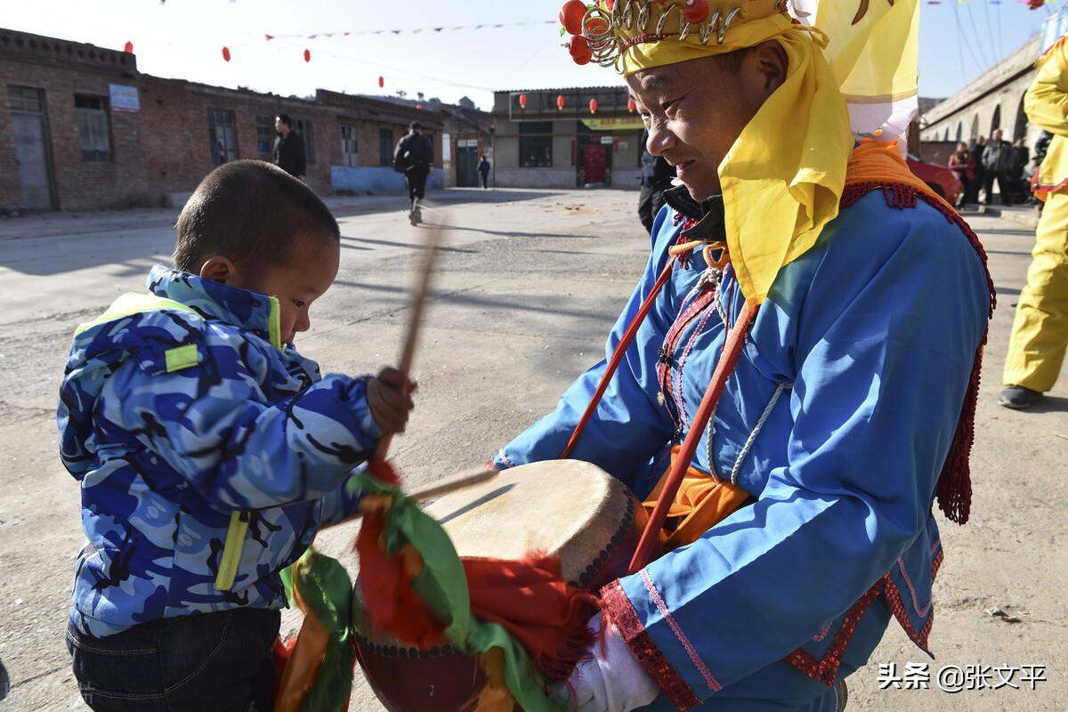 瓜瓞绵延：子孙蕃衍的吉祥寓意与传统文化内涵探析