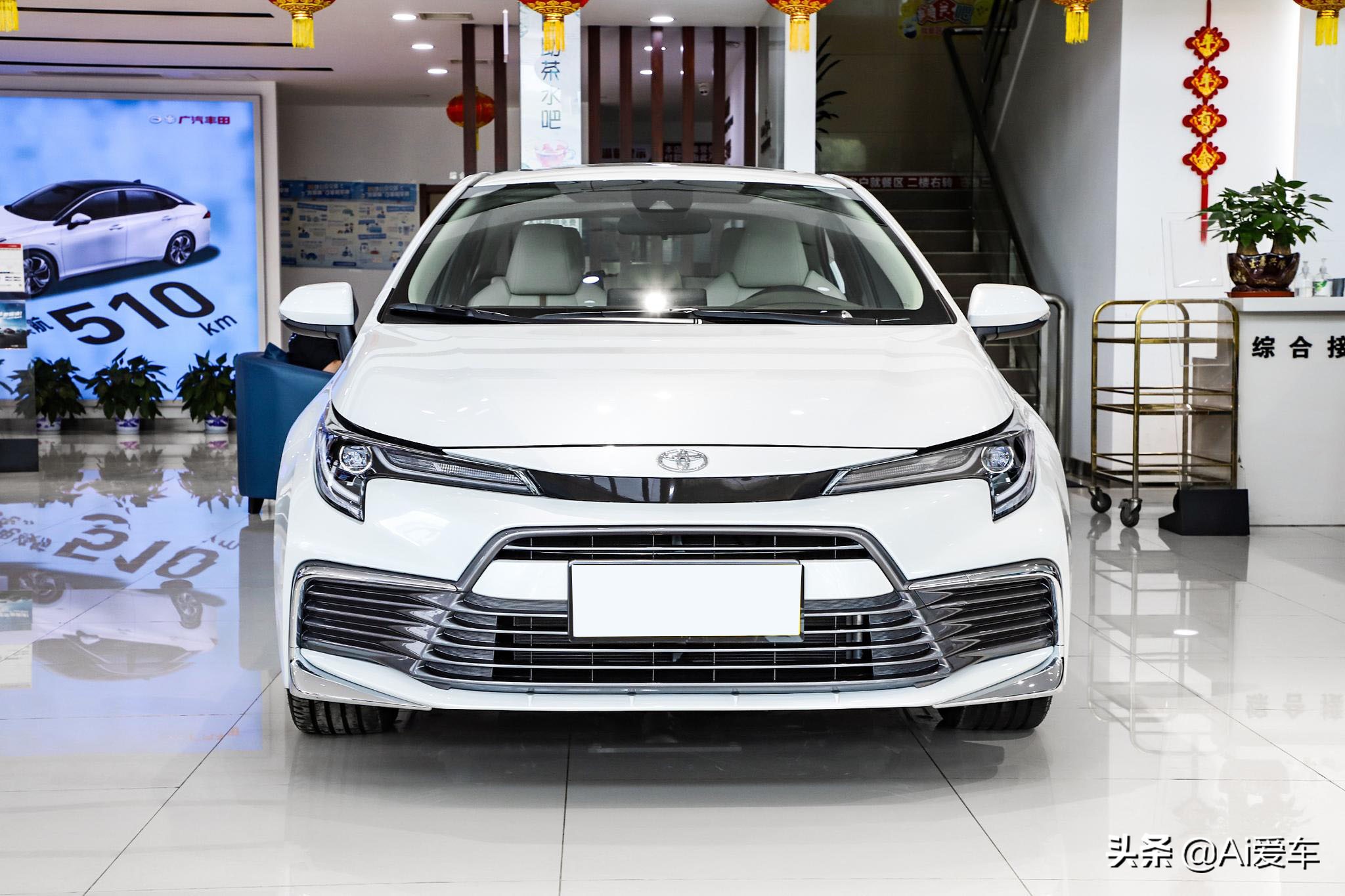 2米75的丰田三厢新家轿，凯美瑞同款2.0L动力油耗5.9L，实拍凌尚