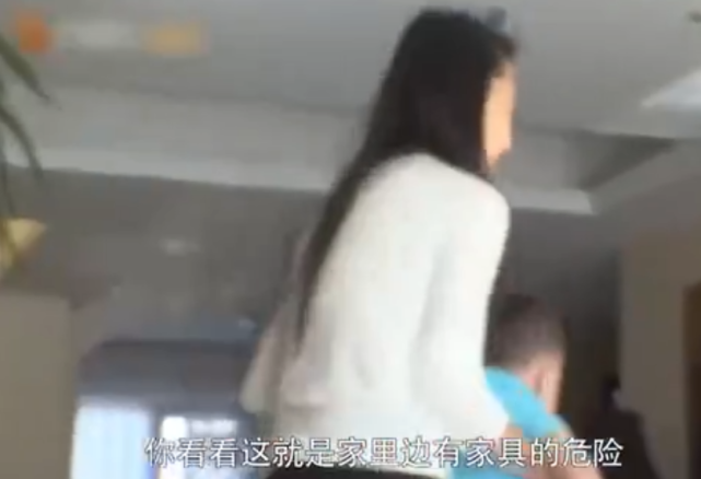 马雅舒罕晒儿女，豪宅内终于有家具，曾为孩子搬空客厅惹争议