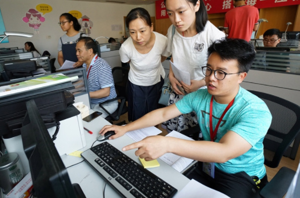 大学生迎来好消息，符合条件者可免试成为公务员，你是否符合要求