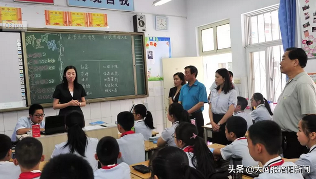 营造书香校园 润泽金色童年——孟津县“营造书香校园”展示交流活动在双语学校隆重举行