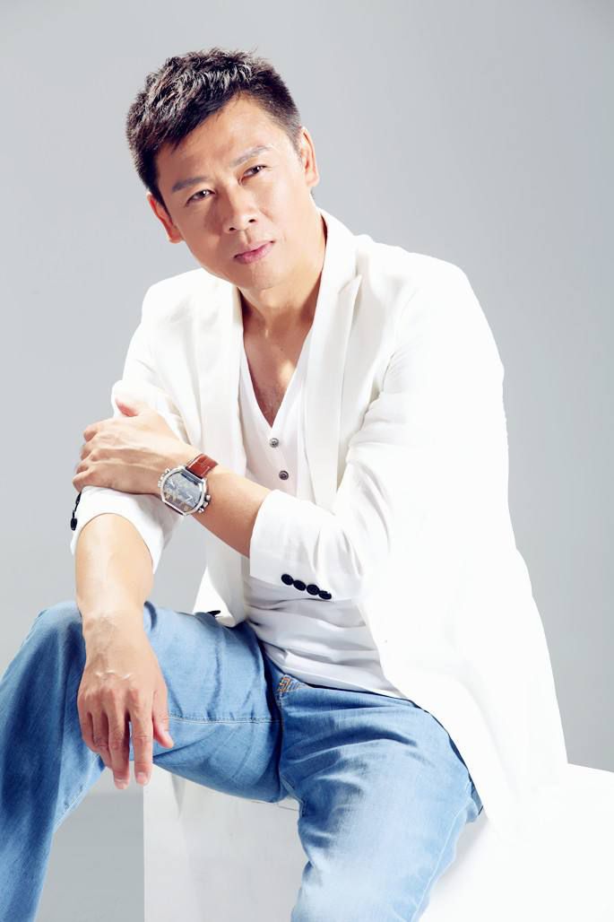 娱乐圈的8大“海岩男郎”，年轻时个个丰神俊朗，气宇不凡