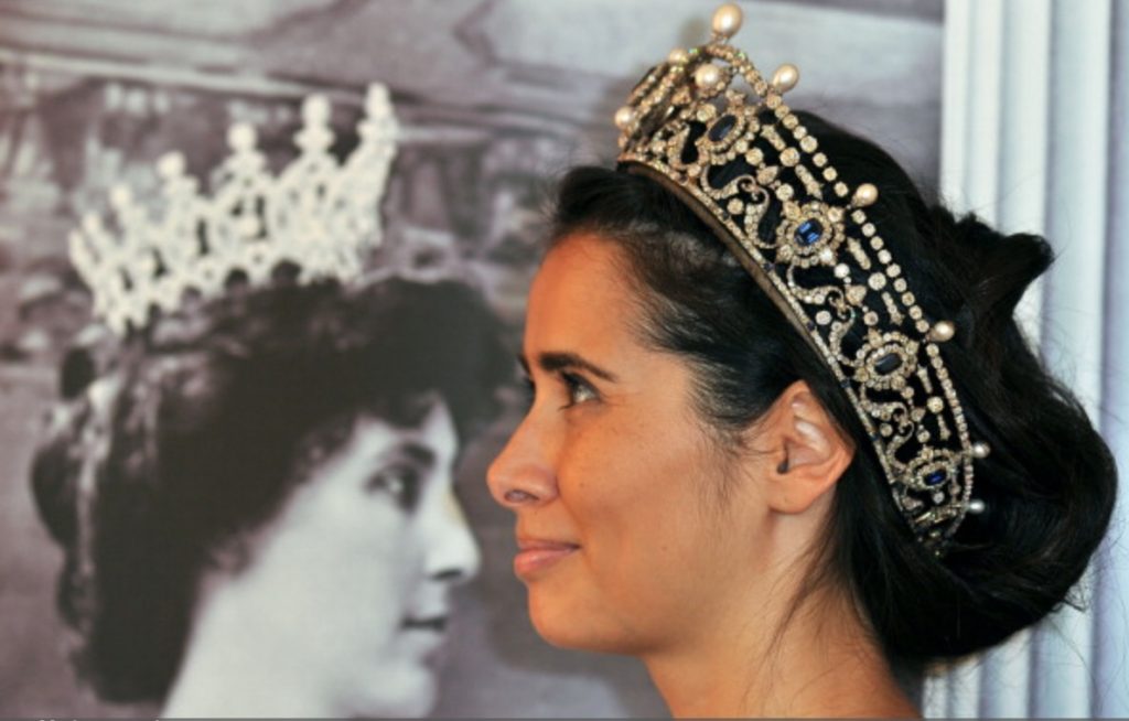 欧洲王室女性头上的“那一抹蓝”：10枚顶级蓝宝石头饰欣赏