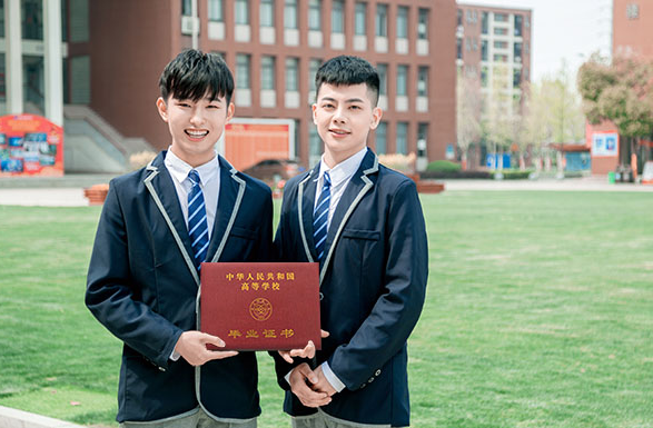 教育部传来消息，大学生将迎接“新挑战”，学生直呼读书好难