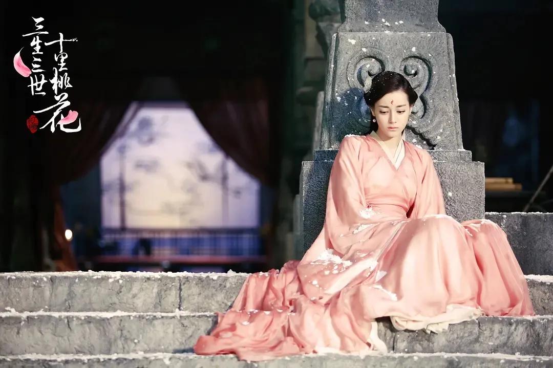 实力偶像兼具的小花旦，迪丽热巴的影视剧角色盘点