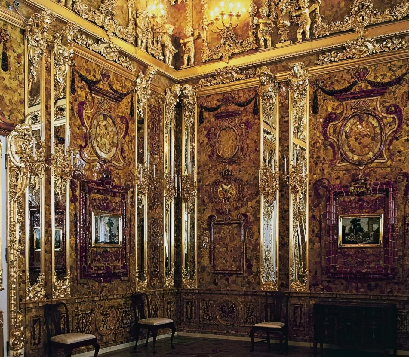 世界巨贪费迪南德·马科斯，家藏数吨黄金29架飞机，拖垮一国经济