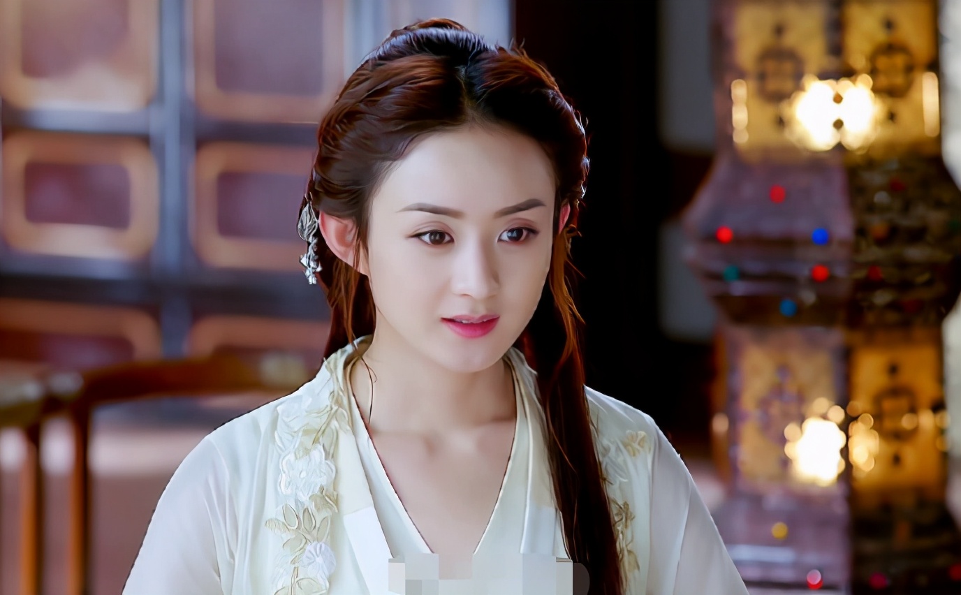 没背景学历低，喝水都被骂，赵丽颖出道14年怎么“熬”过来的