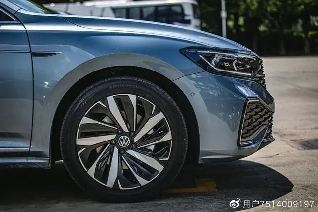 试驾｜摆脱以往的商务气息，试驾上汽大众新帕萨特330TSI