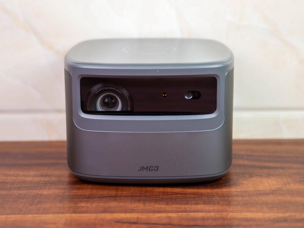 100英寸大屏幕的游戏和观影感受，坚果J10投影仪带你来体验